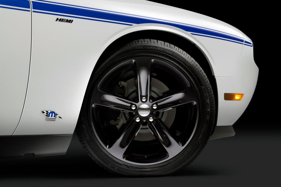 Колеса Dodge Challenger by Mopar 2014 года  (фото 5 из 9)